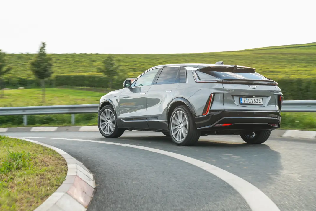 Cadillac LYRIQ Sport